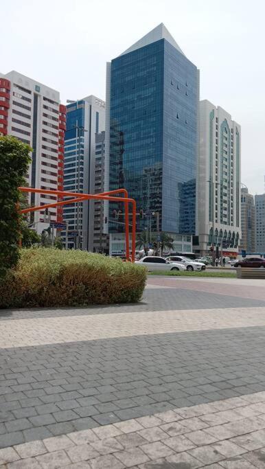 Single Room Near "World Trade Centre&Beach" Abudhabi Abu Dhabi Esterno foto